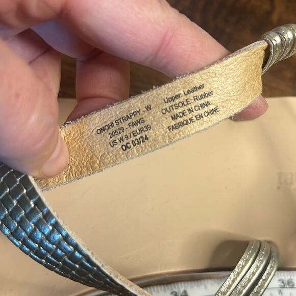 Olukai Onohi Women’s Strappy Leather Sandals, size 8 - Picture 7 of 7